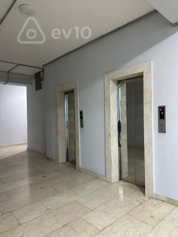 Kirayə verilir 2 otaqlı yeni tikili 75 m²