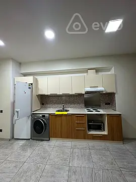 Kirayə verilir 2 otaqlı yeni tikili 75 m²