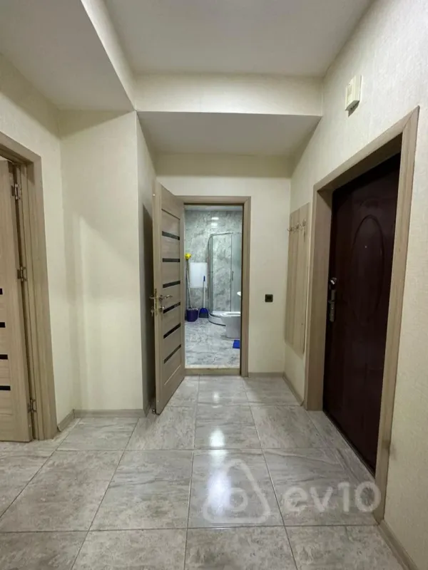 Kirayə verilir 2 otaqlı yeni tikili 75 m²