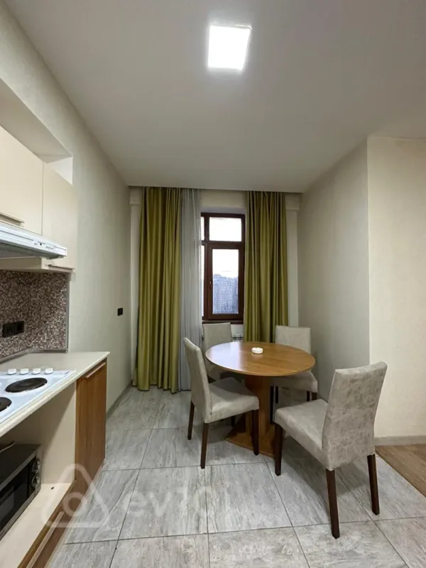 Kirayə verilir 2 otaqlı yeni tikili 75 m²