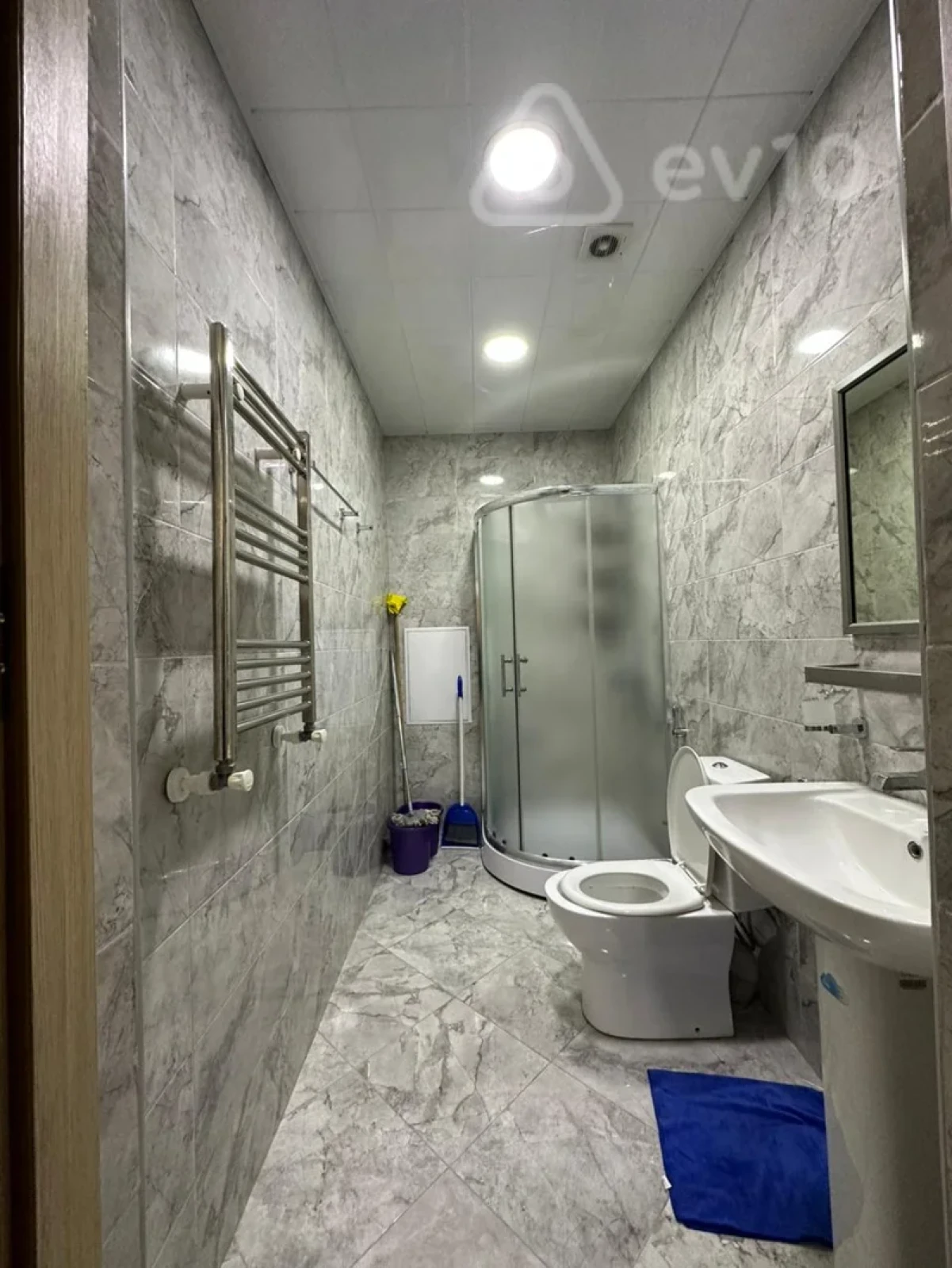 Kirayə verilir 2 otaqlı yeni tikili 75 m²