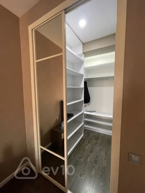 Kirayə verilir 3 otaqlı yeni tikili 122 m²