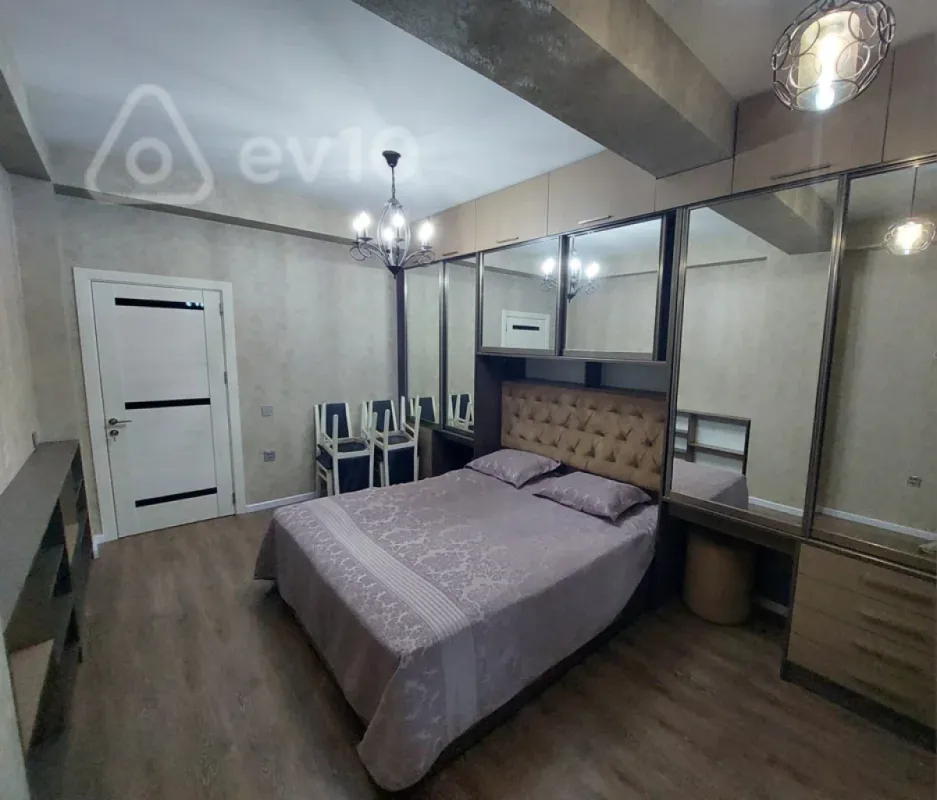 Kirayə verilir 3 otaqlı yeni tikili 122 m²