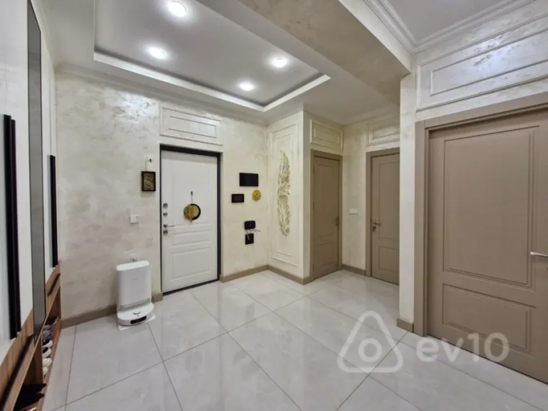 Satılır 2 otaqlı yeni tikili 87 m²