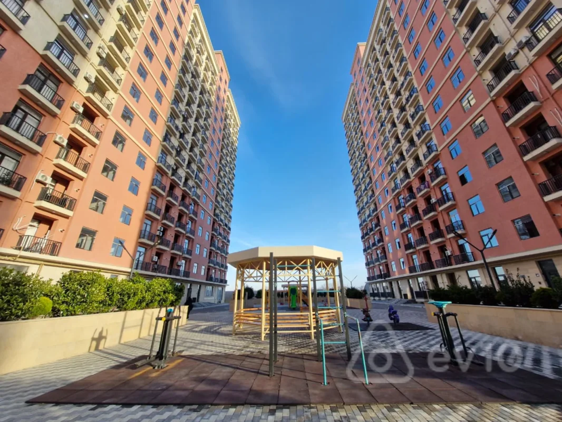 Satılır 2 otaqlı yeni tikili 87 m²