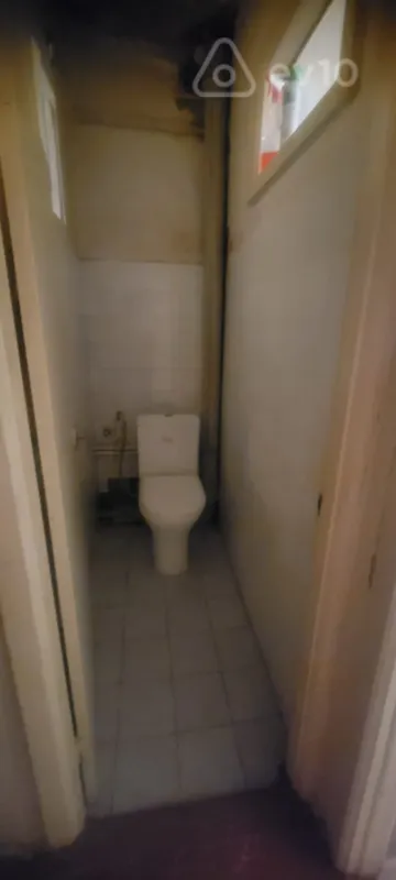 Satılır 2 otaqlı köhnə tikili 65 m²