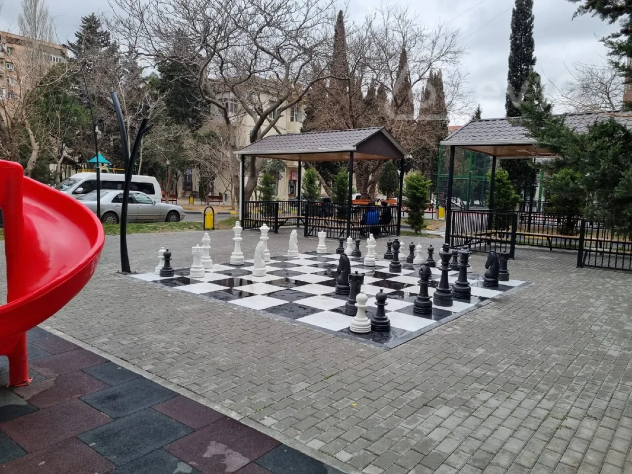 Satılır 2 otaqlı köhnə tikili 65 m²