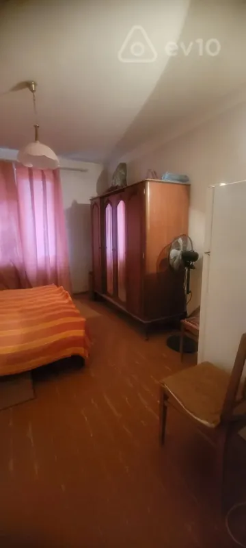 Satılır 2 otaqlı köhnə tikili 65 m²
