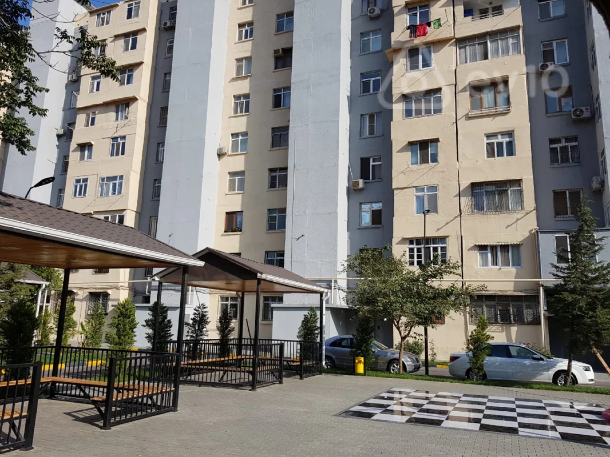 Satılır 2 otaqlı köhnə tikili 65 m²