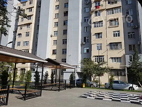 Satılır 2 otaqlı köhnə tikili 65 m²