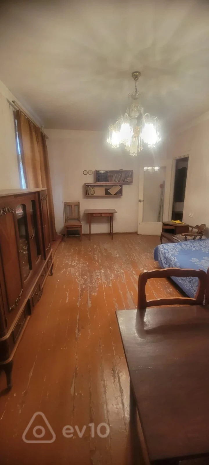 Satılır 2 otaqlı köhnə tikili 65 m²