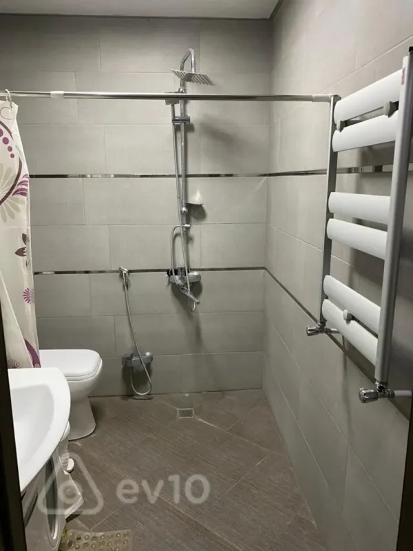 Satılır 3 otaqlı yeni tikili 105 m²