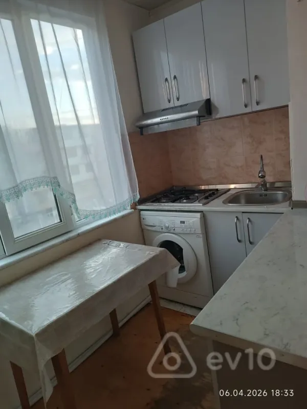 Kirayə verilir 3 otaqlı köhnə tikili 60 m²
