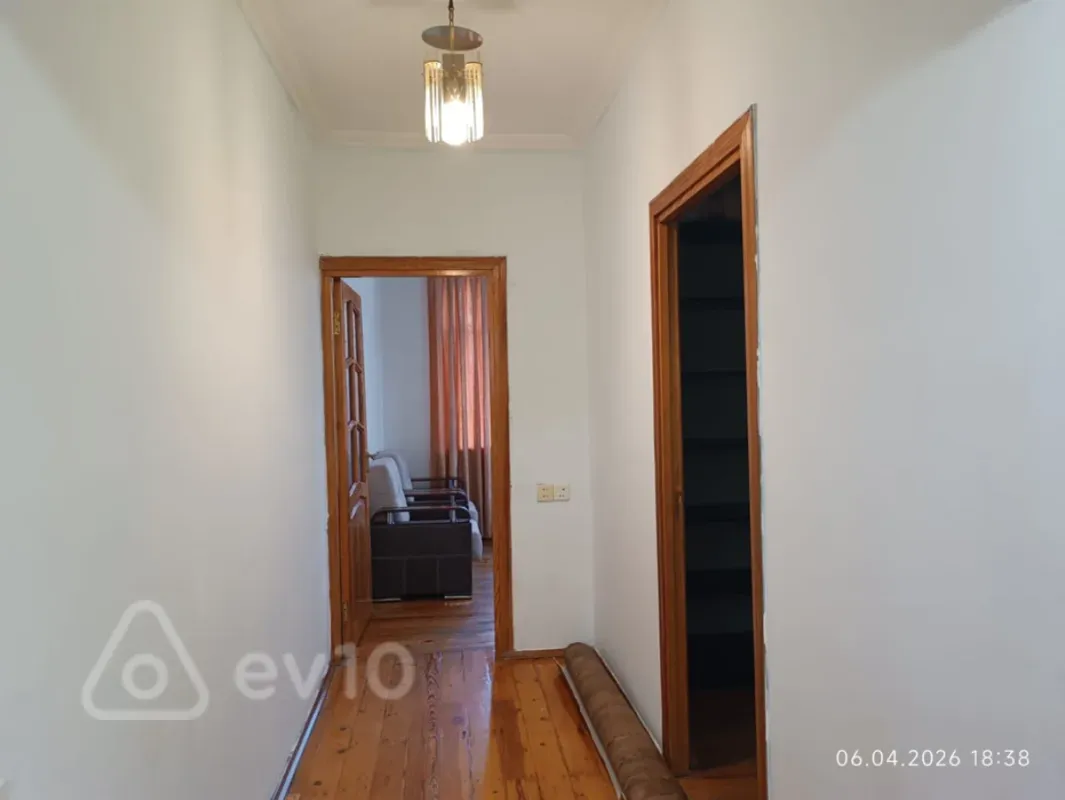 Kirayə verilir 3 otaqlı köhnə tikili 60 m²