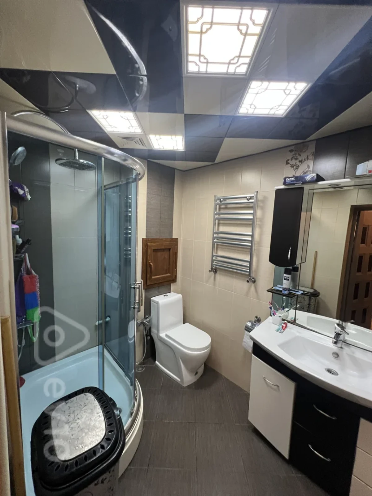 Satılır 3 otaqlı köhnə tikili 90 m²