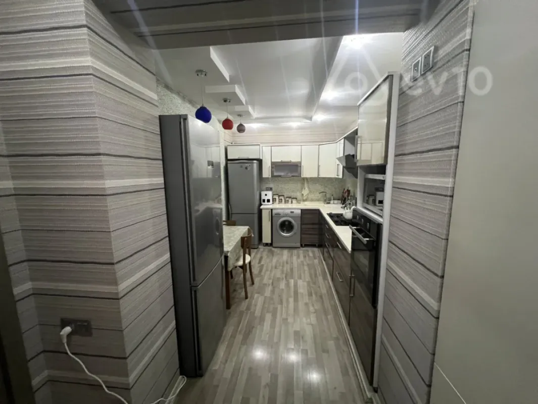 Satılır 3 otaqlı köhnə tikili 90 m²