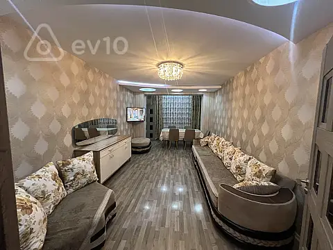 Satılır 3 otaqlı köhnə tikili 90 m²