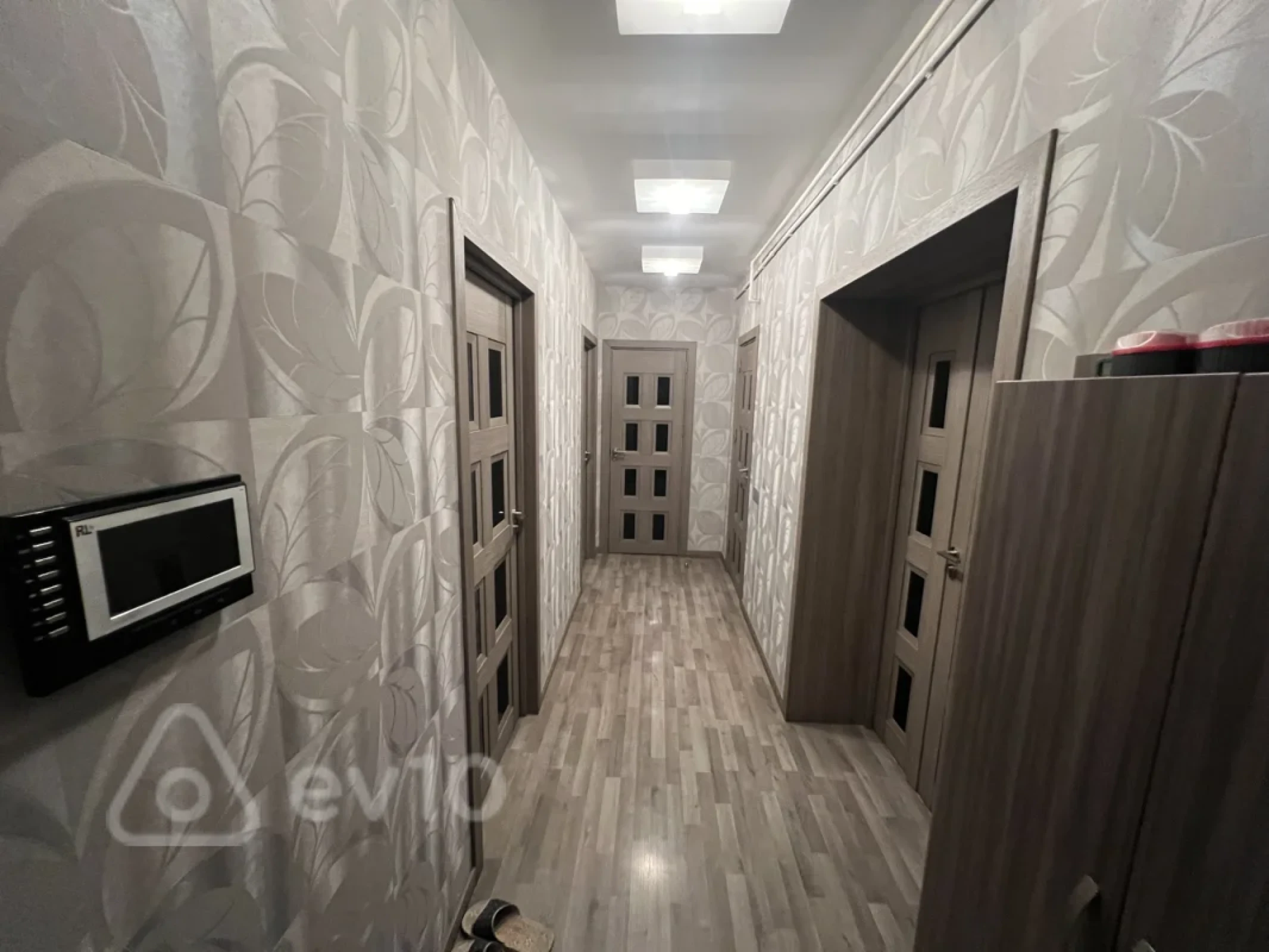 Satılır 3 otaqlı köhnə tikili 90 m²