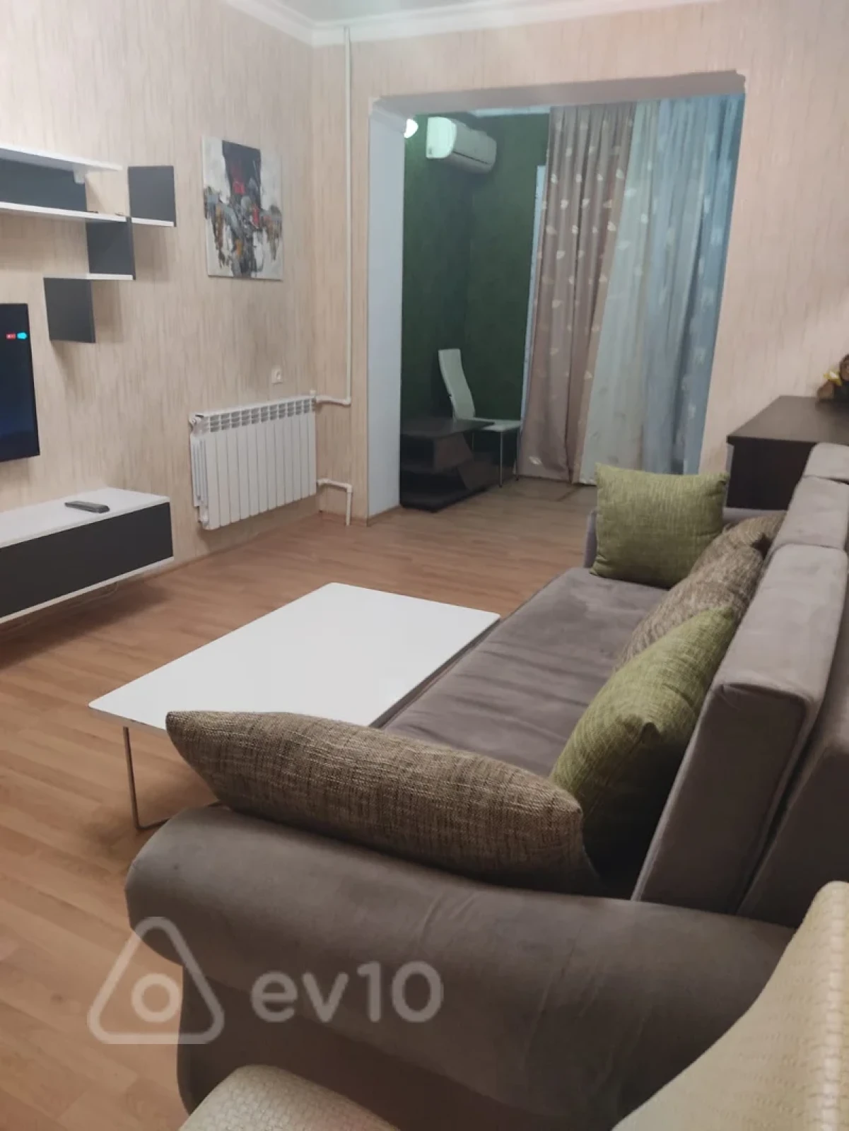 Kirayə verilir 3 otaqlı köhnə tikili 60 m²