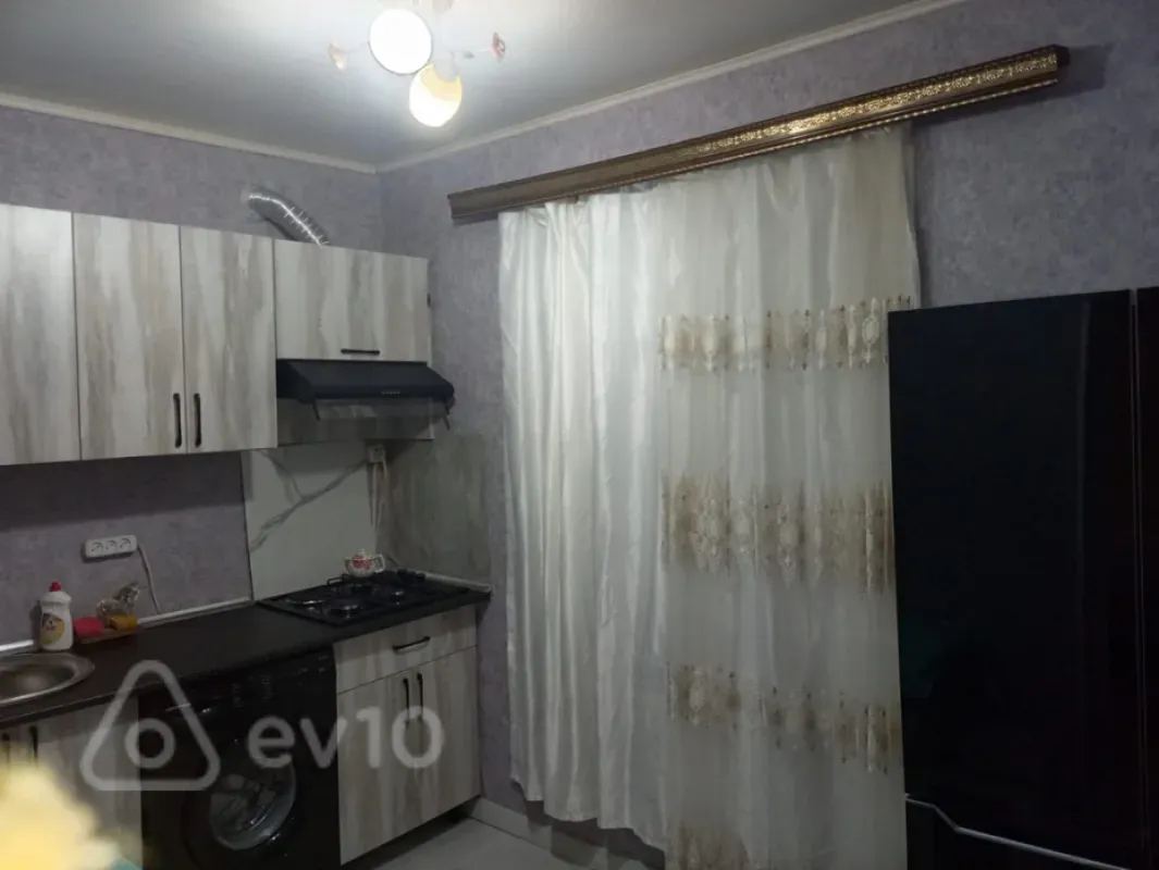 Kirayə verilir 3 otaqlı köhnə tikili 60 m²