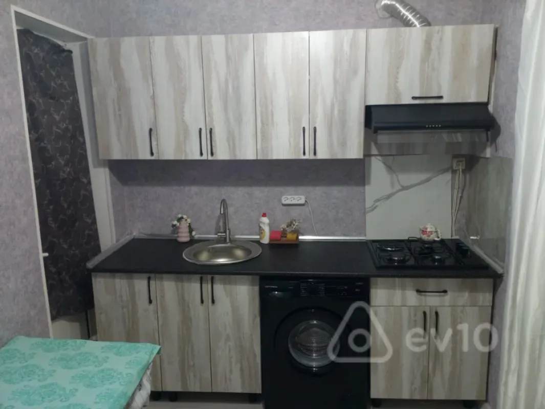 Kirayə verilir 3 otaqlı köhnə tikili 60 m²