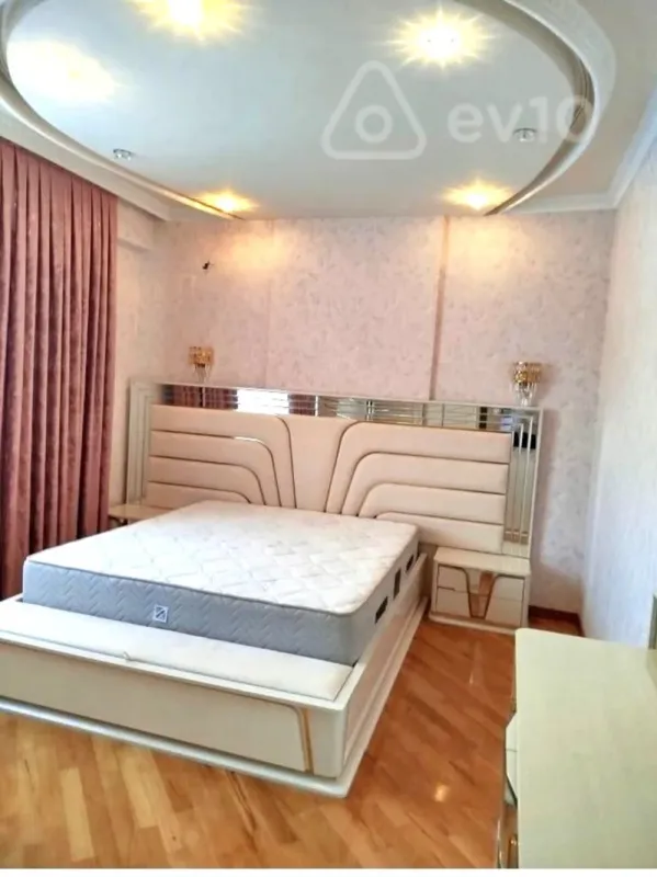 Kirayə verilir 3 otaqlı yeni tikili 120 m²