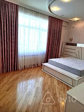 Kirayə verilir 3 otaqlı yeni tikili 120 m²