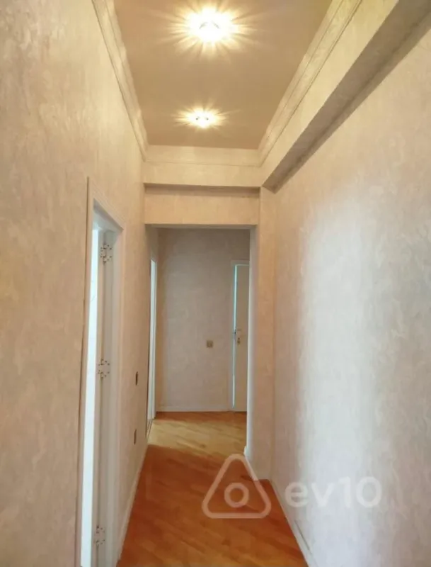 Kirayə verilir 3 otaqlı yeni tikili 120 m²