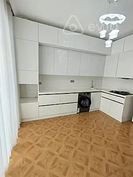 Kirayə verilir 3 otaqlı yeni tikili 120 m²