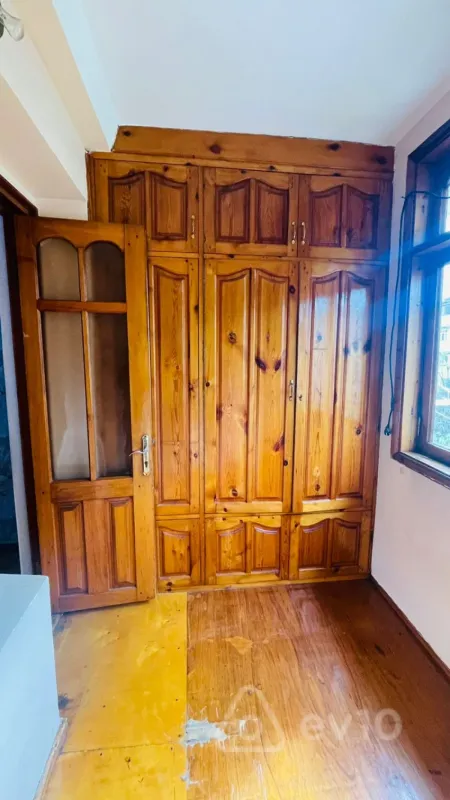 Kirayə verilir 2 otaqlı köhnə tikili 45 m²