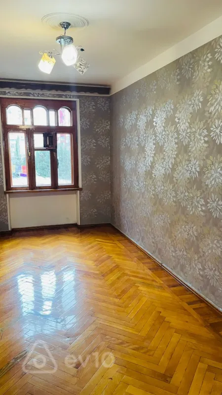 Kirayə verilir 2 otaqlı köhnə tikili 45 m²