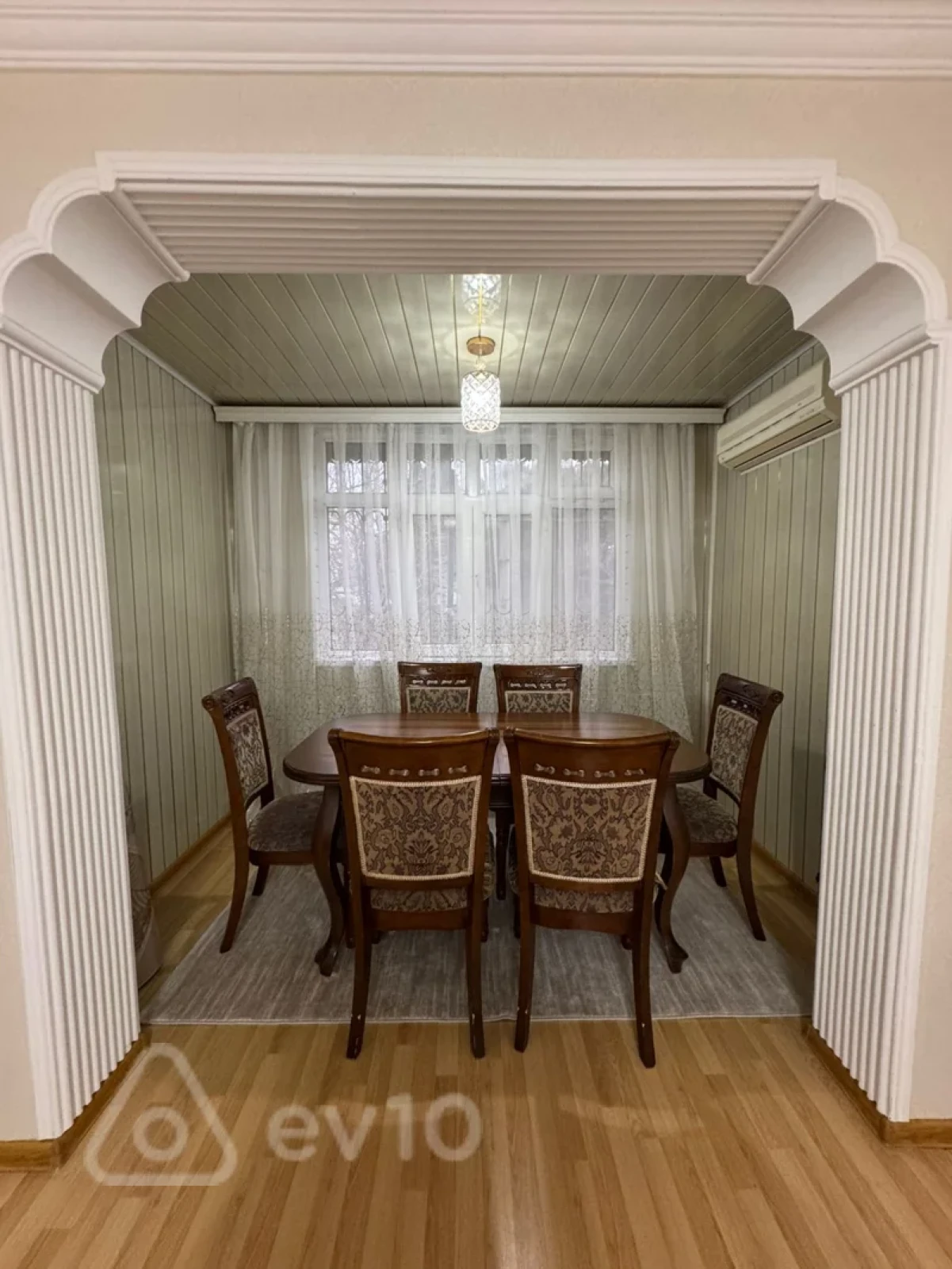 Kirayə verilir 4 otaqlı köhnə tikili 100 m²