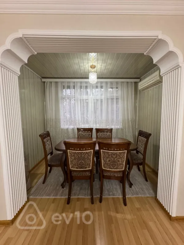 Kirayə verilir 4 otaqlı köhnə tikili 100 m²