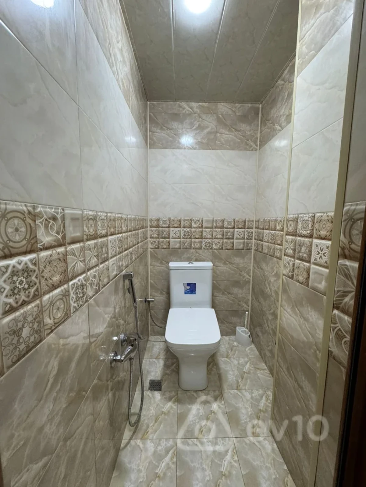 Kirayə verilir 4 otaqlı köhnə tikili 100 m²