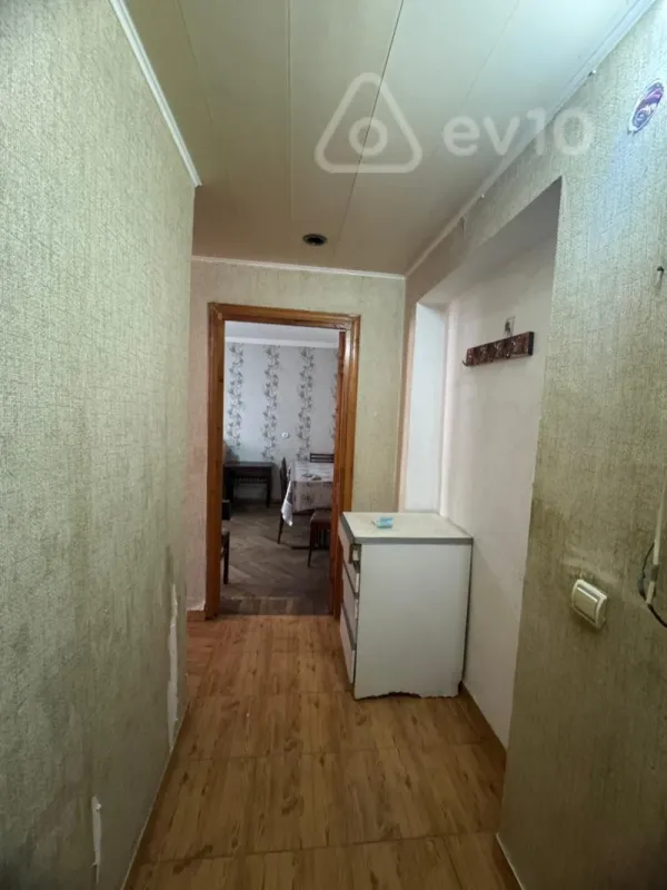 Satılır 1 otaqlı köhnə tikili 50 m²