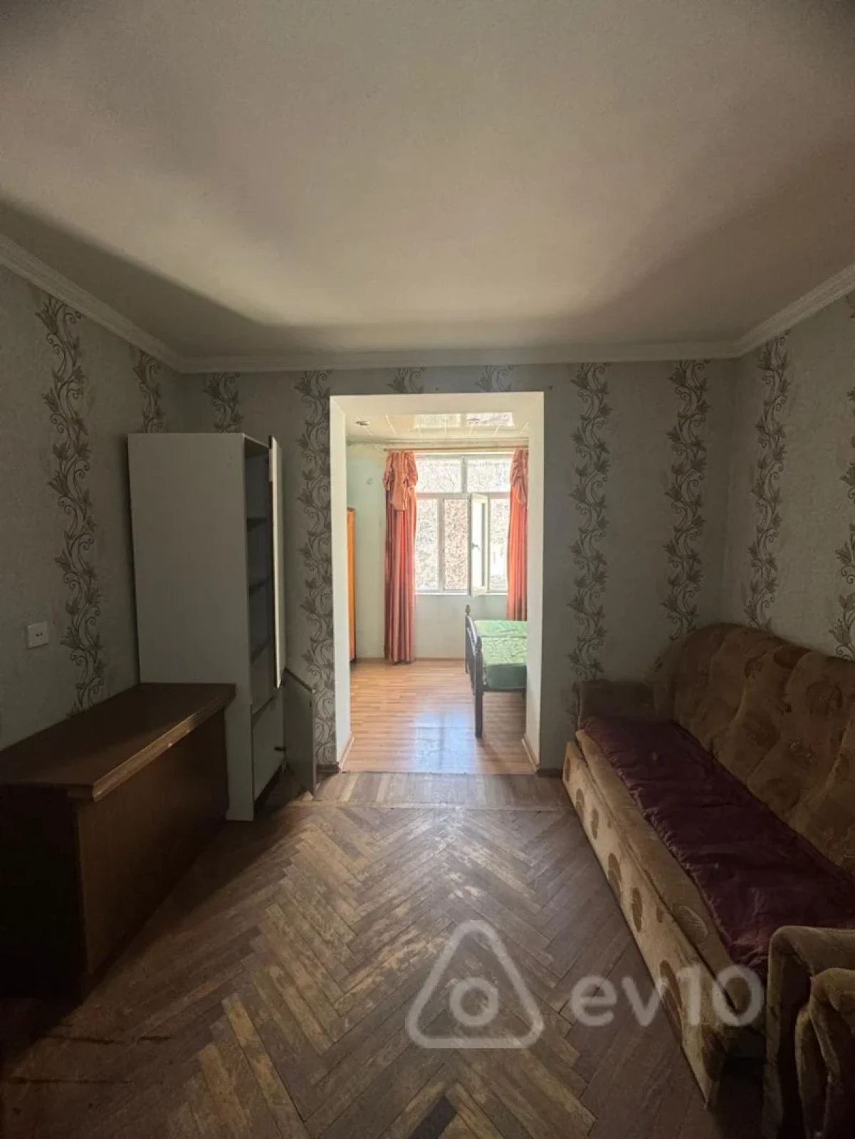 Satılır 1 otaqlı köhnə tikili 50 m²