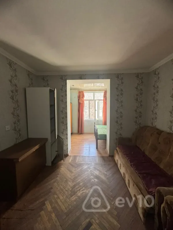Satılır 1 otaqlı köhnə tikili 50 m²
