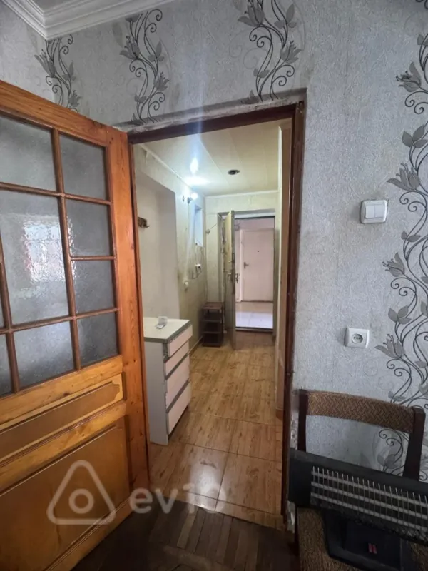 Satılır 1 otaqlı köhnə tikili 50 m²