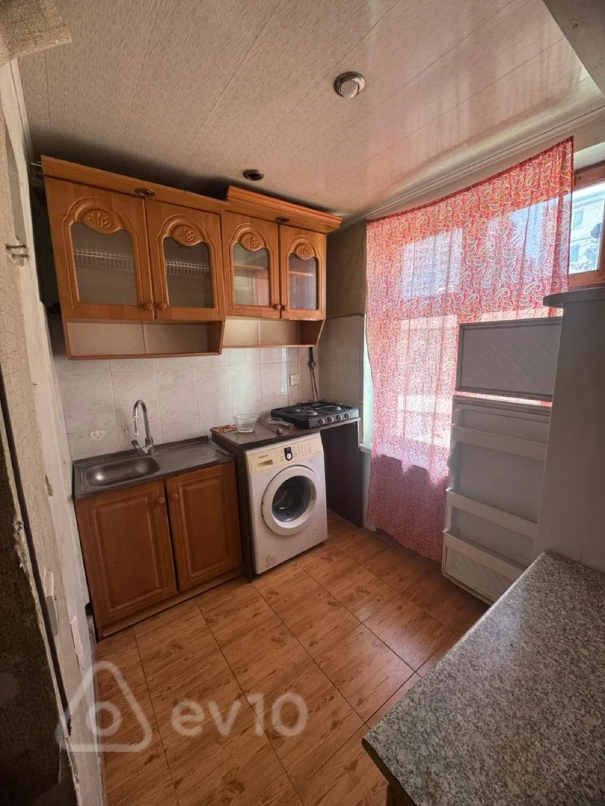 Satılır 1 otaqlı köhnə tikili 50 m²
