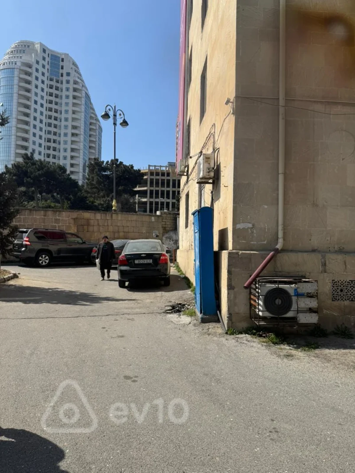 Satılır 1 otaqlı köhnə tikili 50 m²