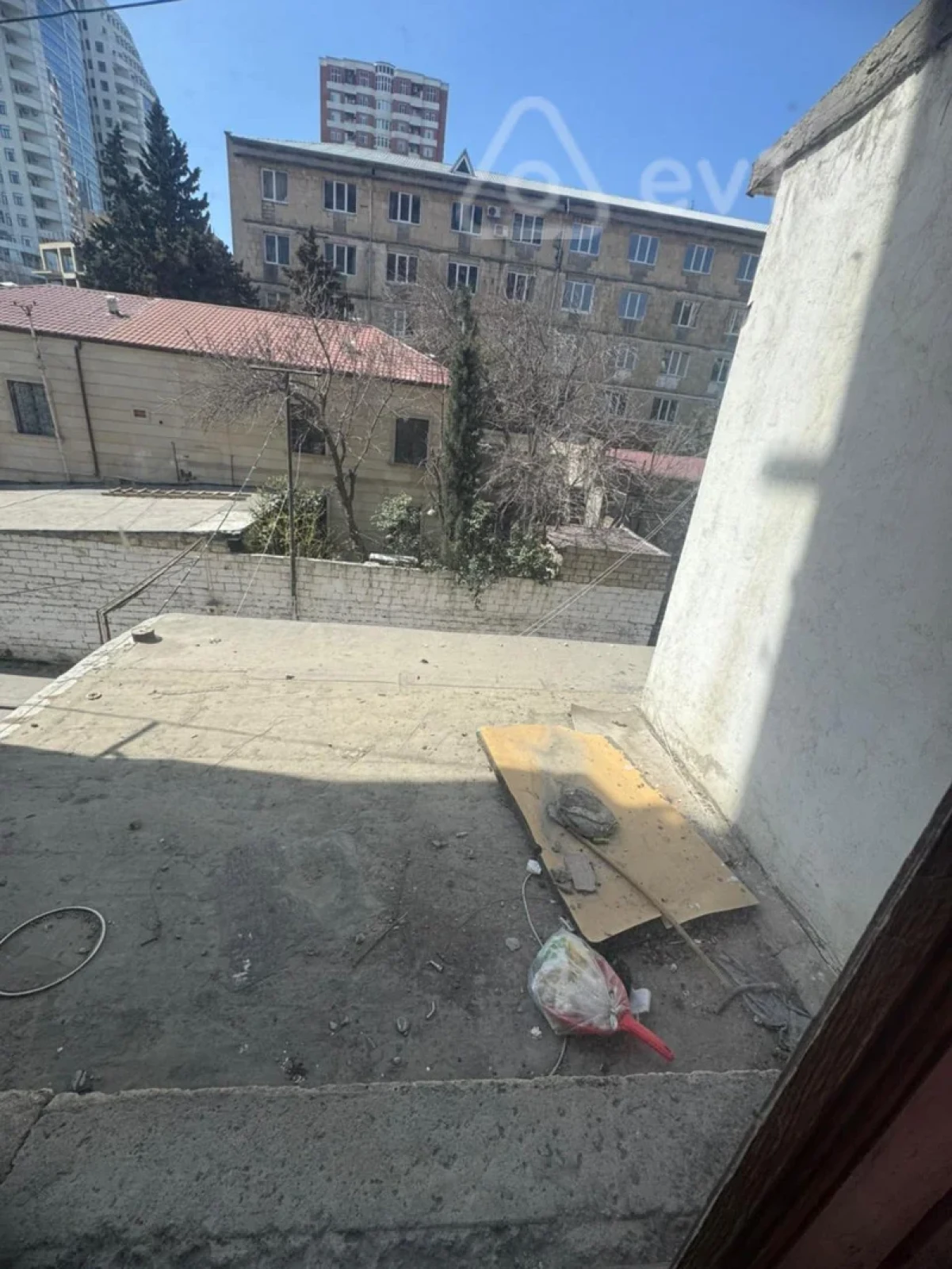 Satılır 1 otaqlı köhnə tikili 50 m²