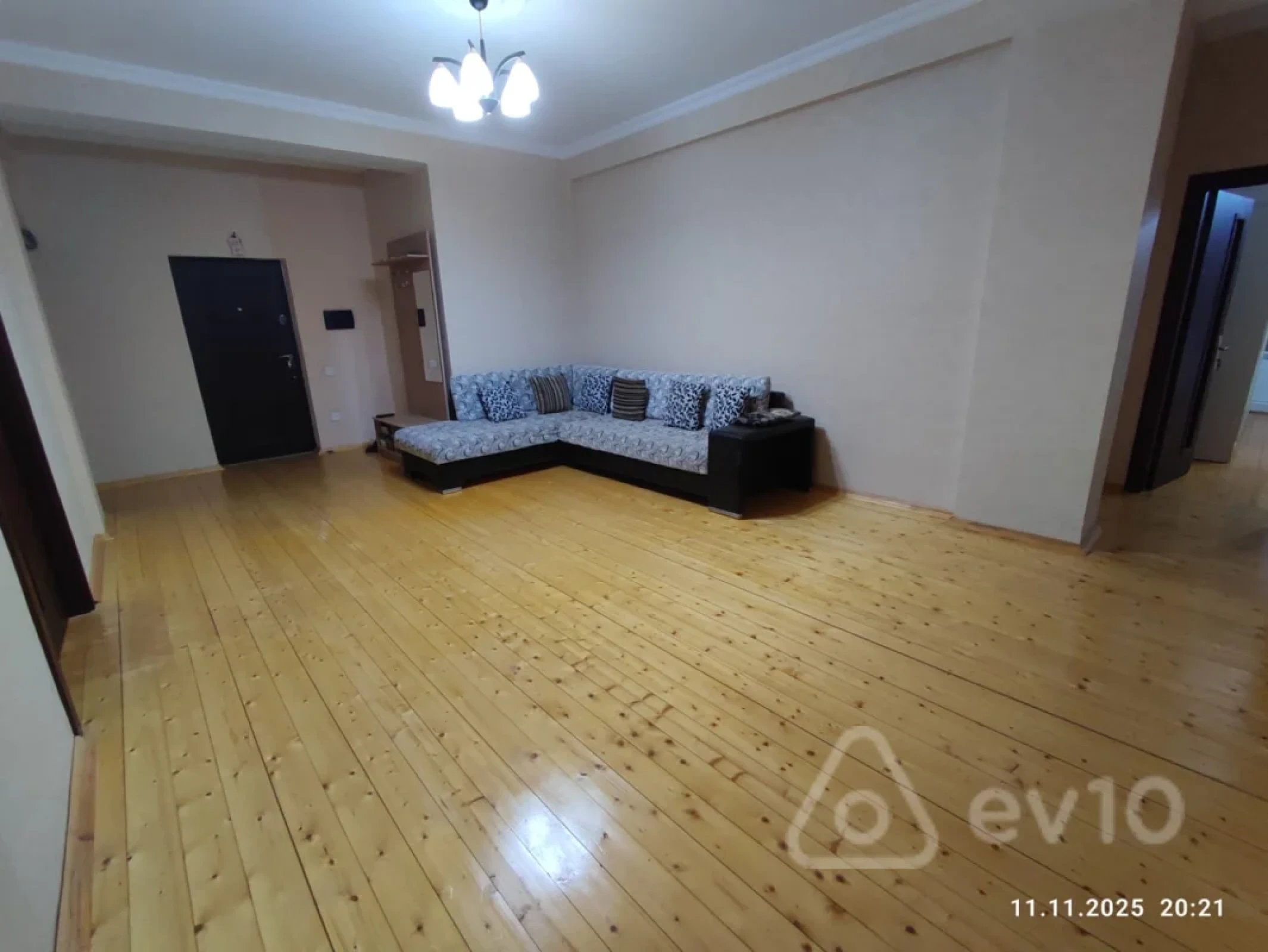 Kirayə verilir 4 otaqlı yeni tikili 130 m²