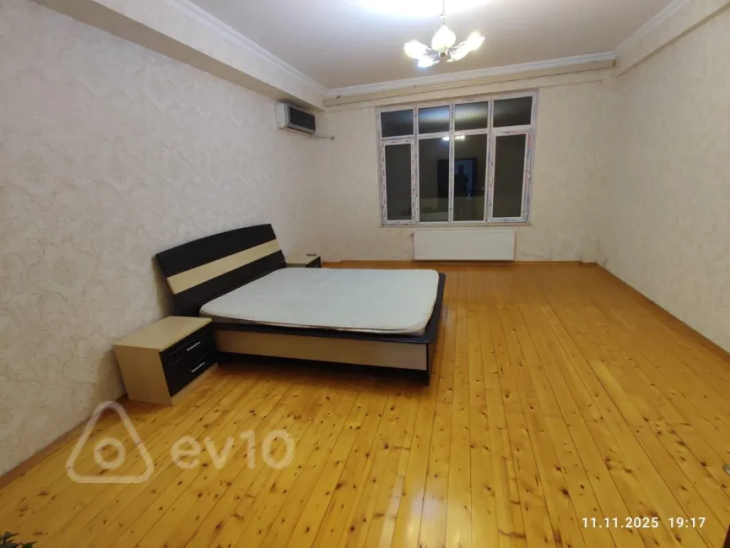 Kirayə verilir 4 otaqlı yeni tikili 130 m²