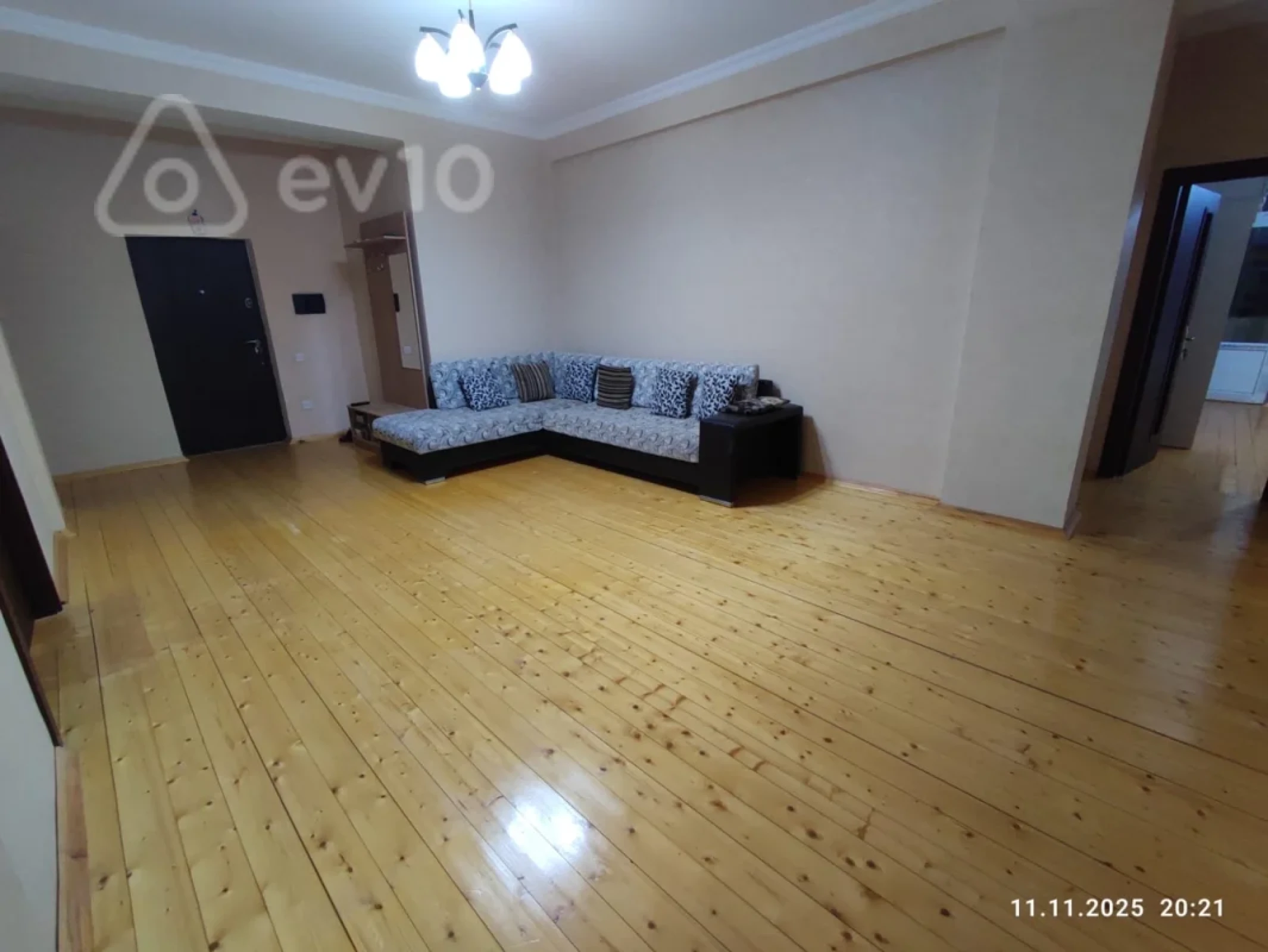Kirayə verilir 4 otaqlı yeni tikili 130 m²