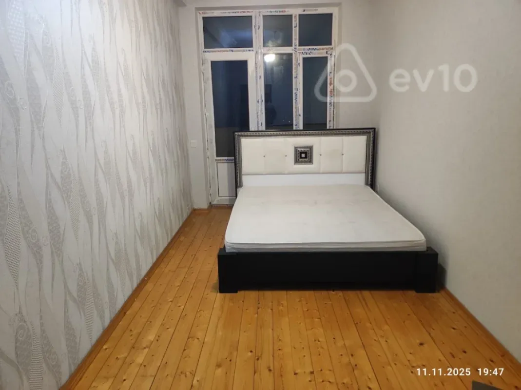 Kirayə verilir 4 otaqlı yeni tikili 130 m²