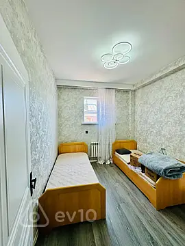 Satılır 3 otaqlı yeni tikili 82 m²