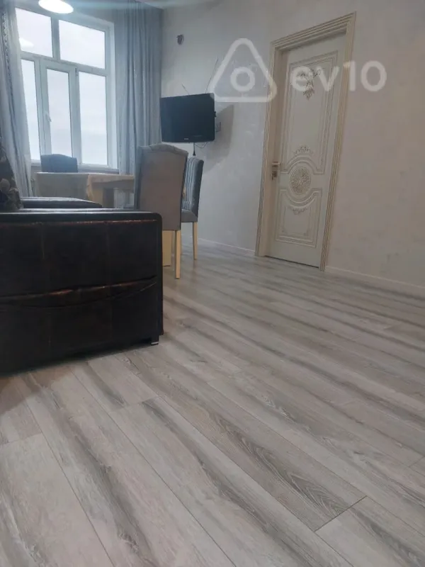 Kirayə verilir 3 otaqlı yeni tikili 67 m²