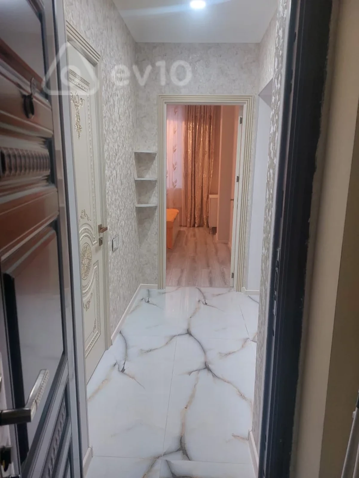 Kirayə verilir 3 otaqlı yeni tikili 67 m²