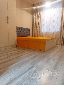 Kirayə verilir 3 otaqlı yeni tikili 68 m²