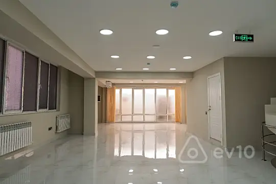 Kirayə verilir mənzil 280 m²